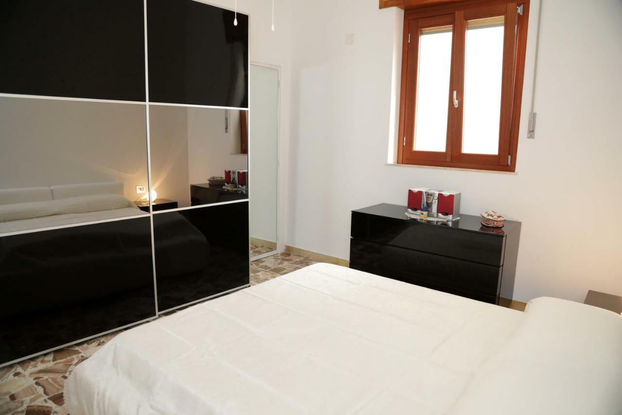 Luxury Apt Leilighet Calasetta Eksteriør bilde